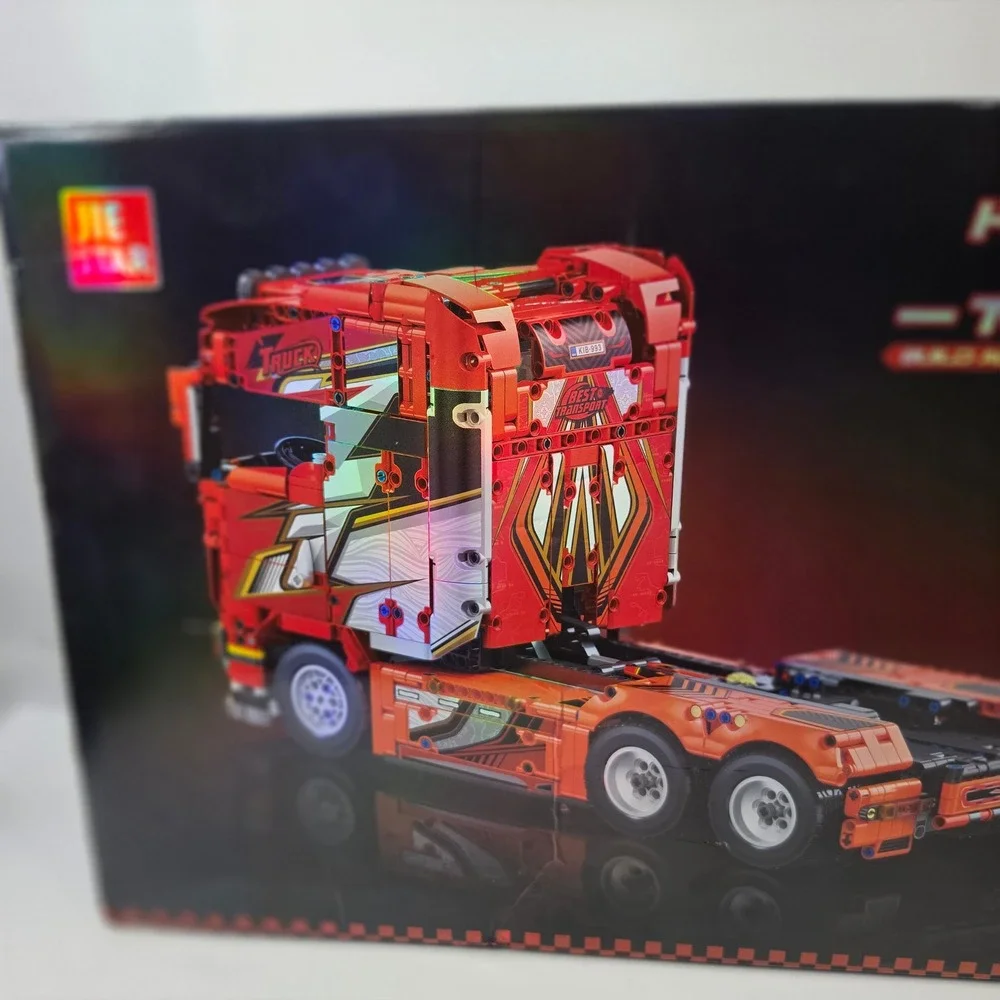 Jie Star Heavy Duty Truck Building Block Set JJ9070 1708pcs Red Semi Model NEW